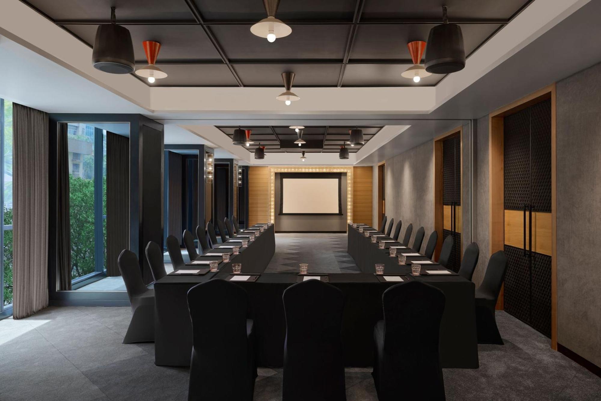 Moxy Mumbai Andheri West Exterior photo